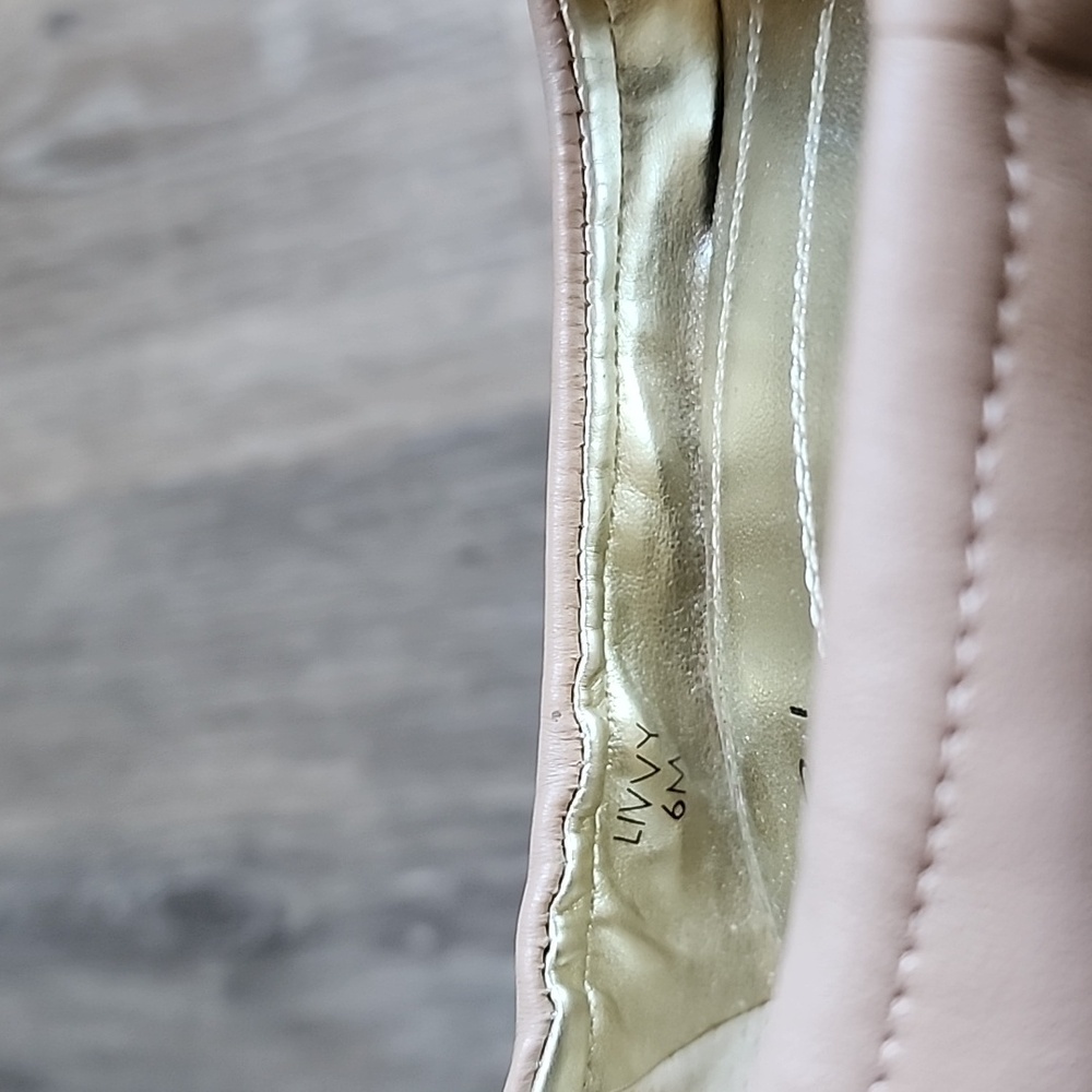TAHARI SHOES - Picture 10 of 11